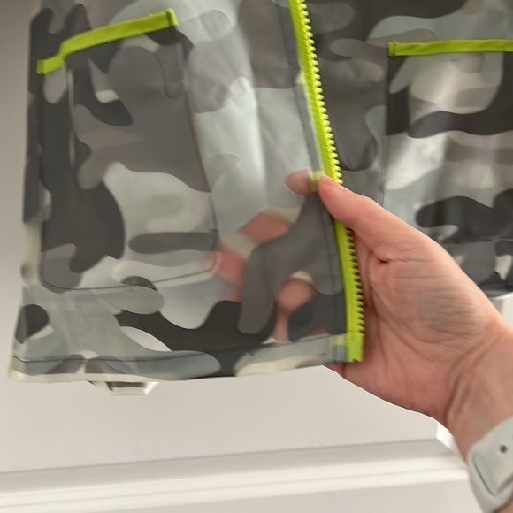 WESTERN CHIEF Camoflauge Transparent Rain Coat - Picture 4 of 5